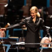 Karina Canellakis and the BBC Scottish Symphony Orchestra &copy; Jess Shurte