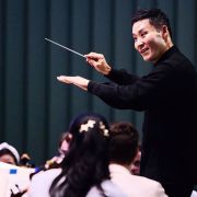 Earl Lee conducts the Boston Symphony Orchestra &copy; Hilary Scott, courtesy of the BSO
