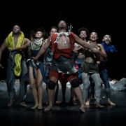 Borda de Lia Rodrigues au Centquatre © Sammi Landweer