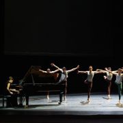 Ballett am Rhein in Bridget Breiner's Concerto for the Left Hand &copy; Altin Kaftira