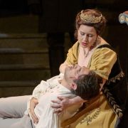 Elena Stikhina (Tosca) and Jonathan Tetelman (Cavaradossi) &copy; Wiener Staatsoper | Michael Pöhn