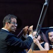 Leonardo García-Alarcón dirige Acis et Galatée à Ambronay © Bertrand Pichène