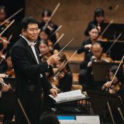 Seokwon Hong conducts the Busan Philharmonic Orchestra © Fabian Schellhorn