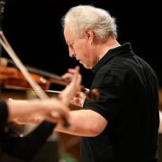 Manfred Honeck en répétition avec l'Orchestre National de France &copy; Christophe Abramowitz / Radio France