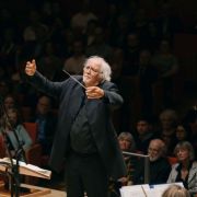 Donald Runnicles dirige la Dresdner Philharmonie &copy; Sebastian Weingart