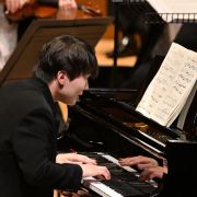 Seong-Jin Cho and the London Symphony Orchestra &copy; LSO | Mark Allan