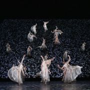 Le Ballet du Grand Théâtre de Genève in Boléro &copy; Gregory Batardon
