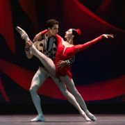David Motta Soares and Maia Makhateli in Carmen &copy; Carol Lancelloti
