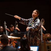Dalia Stasevska conducts the Philadelphia Orchestra &copy; Margo Reed (2023)