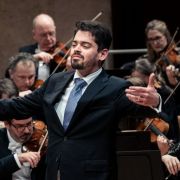 Lahav Shani dirigiert die Berliner Philharmoniker &copy; Lena Laine