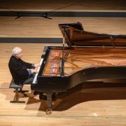 András Schiff dans la Halle aux grains &copy; William Wartel
