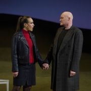 Brenda Rae (Petra) y José Antonio López (Stockmann) © Javier del Real | Teatro Real