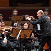 Gábor Takács-Nagy conducts the Singapore Symphony Orchestra &copy; Yoricko Liu | Singapore Symphony Orchestra
