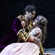 Olga Kulchynska (Marguerite) und Jonathan Tetelman (Faust) &copy; Geoffroy Schied