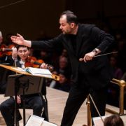 Andris Nelsons conducts the Vienna Philharmonic &copy; Chris Lee