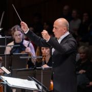Paavo Järvi conducts the London Philharmonic Orchestra &copy; Marc Gasgoigne