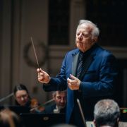Leonard Slatkin conducts the Prague Symphony Orchestra © Petr Chodura