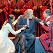 Federica Lombardi (Amelia), Ludovic Tézier (Simon Boccanegra), Charles Castronovo (Gabriele Adorno) &copy; Wiener Staatsoper | Michael Pöhn