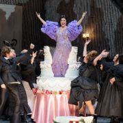Cecilia Bartoli (Corinna) and ensemble &copy; SF | Monika Rittershaus