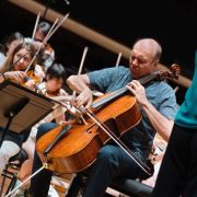 Truls Mørk en répétition avec Anja Bihlmaier et l'Orchestre de Paris &copy; Rémy El Sibaïe