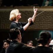 Joana Mallwitz conducts the Konzerthausorchester Berlin &copy; Gesche Jäger