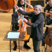 Olari Elts conducts the Hong Kong Sinfonietta © HK Sinfonietta Ltd