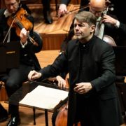 Andrey Boreyko conducts the Sydney Symphony Orchestra &copy; Ken Leanfore