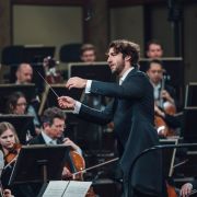 Lorenzo Viotti conducts the Vienna Philharmonic &copy; Wiener Philharmoniker | Niklas Schnaubel