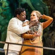 Owen Metsileng (Otello) und Emma McNairy (Desdemona) &copy; Christina Iberl