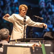 Marin Alsop conducts the Philadelphia Orchestra &copy; Jordan August Photography, Courtesy of Highmark Mann