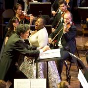 Masabane Cecilia Rangwanasha, Alain Altinoglu et l'Orchestre Symphonique de La Monnaie &copy; FIC - Bertrand Schmitt