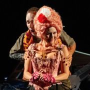 César San Martín (Varrone), Sandra Ferrández (Pericca) © Alfredo Arias