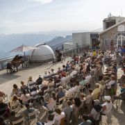 Outdoor performance in the French Pyrenees at Piano Pic festival © Piano Pic