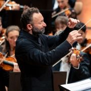 Kirill Petrenko und die Berliner Philharmoniker bei der Saisoneröffnung &copy; Lena Laine