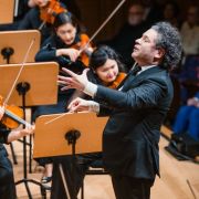 Gustavo Dudamel conducts the New York Philharmonic &copy; Brandon Patoc