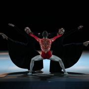 Claire Lonchampt, Hugo Layer et Mickaël Conte dans L'Oiseau de feu &copy; Olivier Houeix