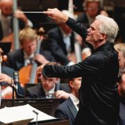 Edward Gardner conducts the London Philharmonic Orchestra &copy; Andy Paradise