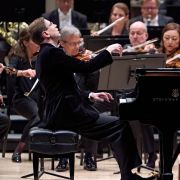 Víkingur Ólafsson and the Berliner Philharmoniker &copy; Rob Davidsen Media