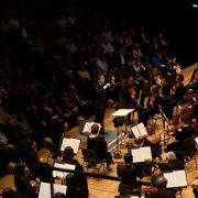 Gustavo Dudamel dirige le New York Philharmonic à la Philharmonie de Paris &copy; Jason Bell