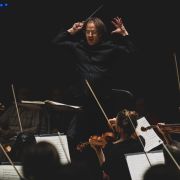Jérémie Rhorer dirige le Cercle de l'Harmonie à Toulouse &copy; William Wartel
