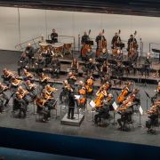 Roberto Forés al frente de la OEX &copy; Orquesta de Extremadura