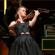 Mari Samuelsen and the Scottish Chamber Orchestra © Christopher Bowen