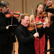 Daniel Hope mit dem Zürcher Kammerorchester &copy; Michel Bumann