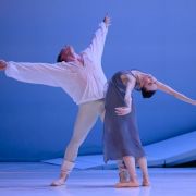 Francesco Resch and Juliette Klein in Jean-Christophe Maillot’s Roméo et Juliette &copy; Alice Blangero