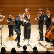 Richard Tognetti leading the Australian Chamber Orchestra &copy; Christie Brewster / Australian Chamber Orchestra