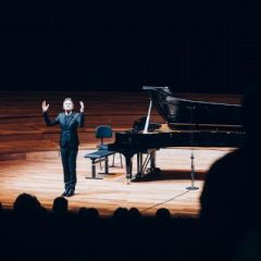 &copy; Ava du Parc