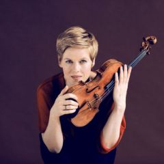 &copy; Felix Broede